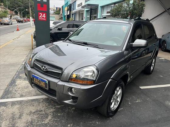 HYUNDAI TUCSON 2.0 MPFI GLS 16V 143CV 2WD FLEX 4P AUTOMÁTICO HYUNDAI TUCSON 2.0 MPFI GLS 16V 143CV 2WD FLEX 4P AUTOMÁTICO